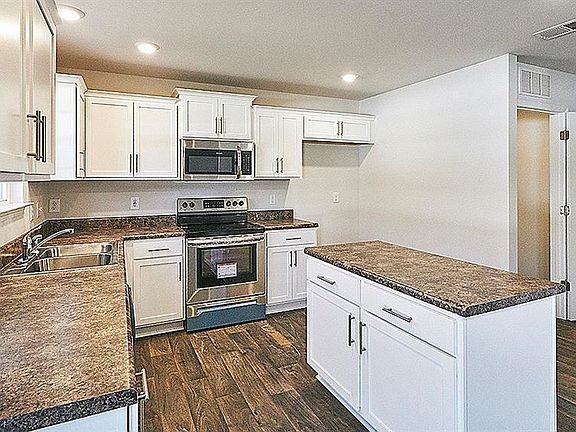 5th image of 106 Saddlehorse Ln