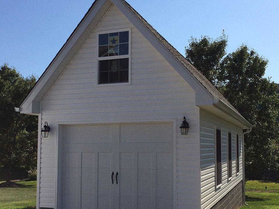 2nd image of 142 Waterside Cir