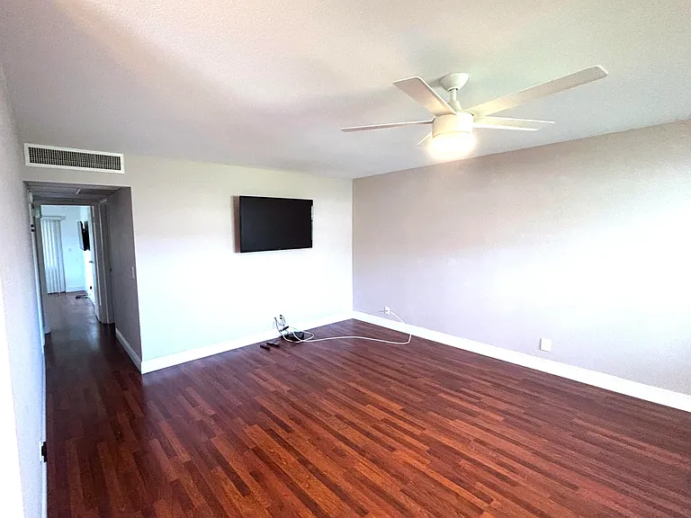 185 Valencia Dr #H — Photo 15