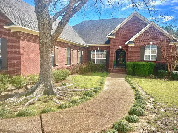 134 N Glenbrook Dr, Grenada, MS 38901