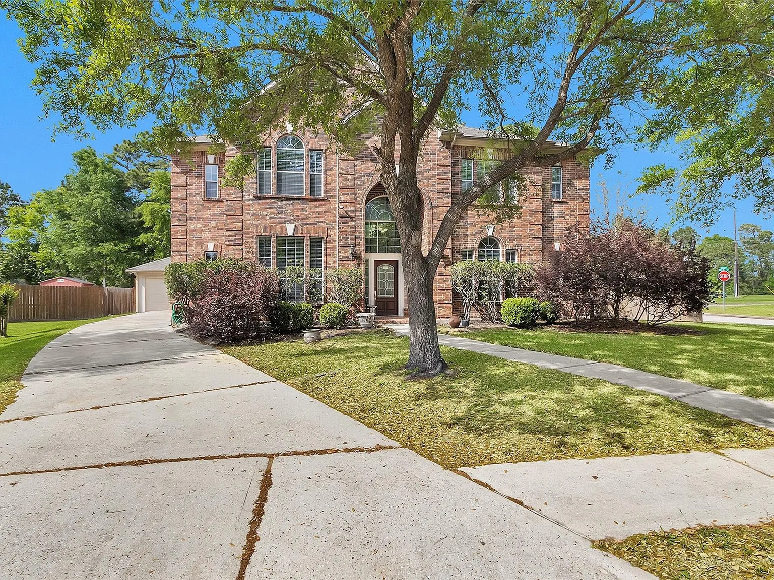 4 bed, 3.5 bath, 3847 sqft, $3,500 — Photo 2