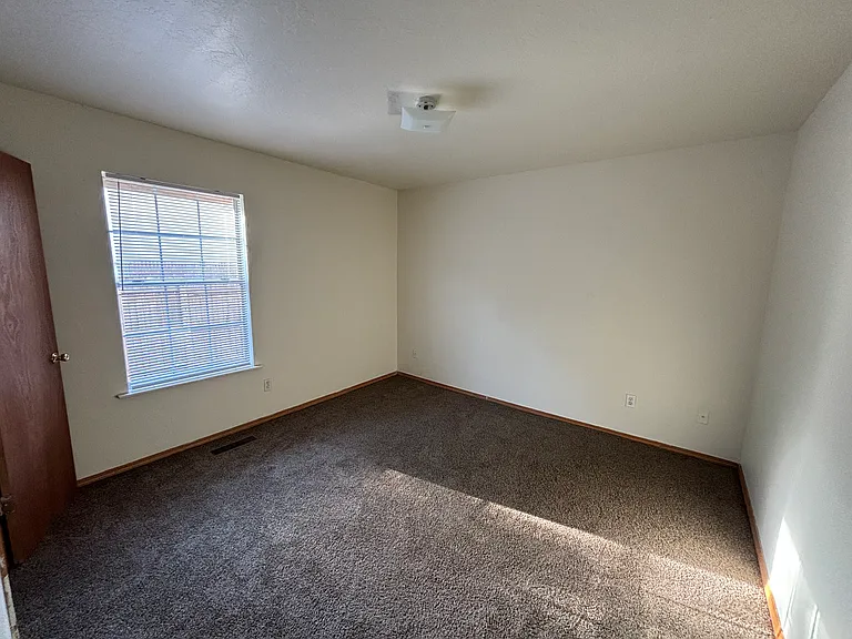 103 W Husband Ct — Photo 12