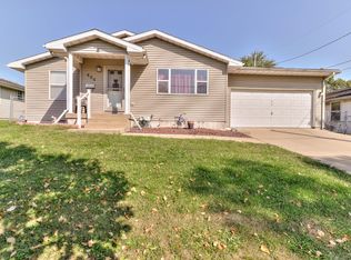 406 E Kerr Ave, Urbana, IL 61801