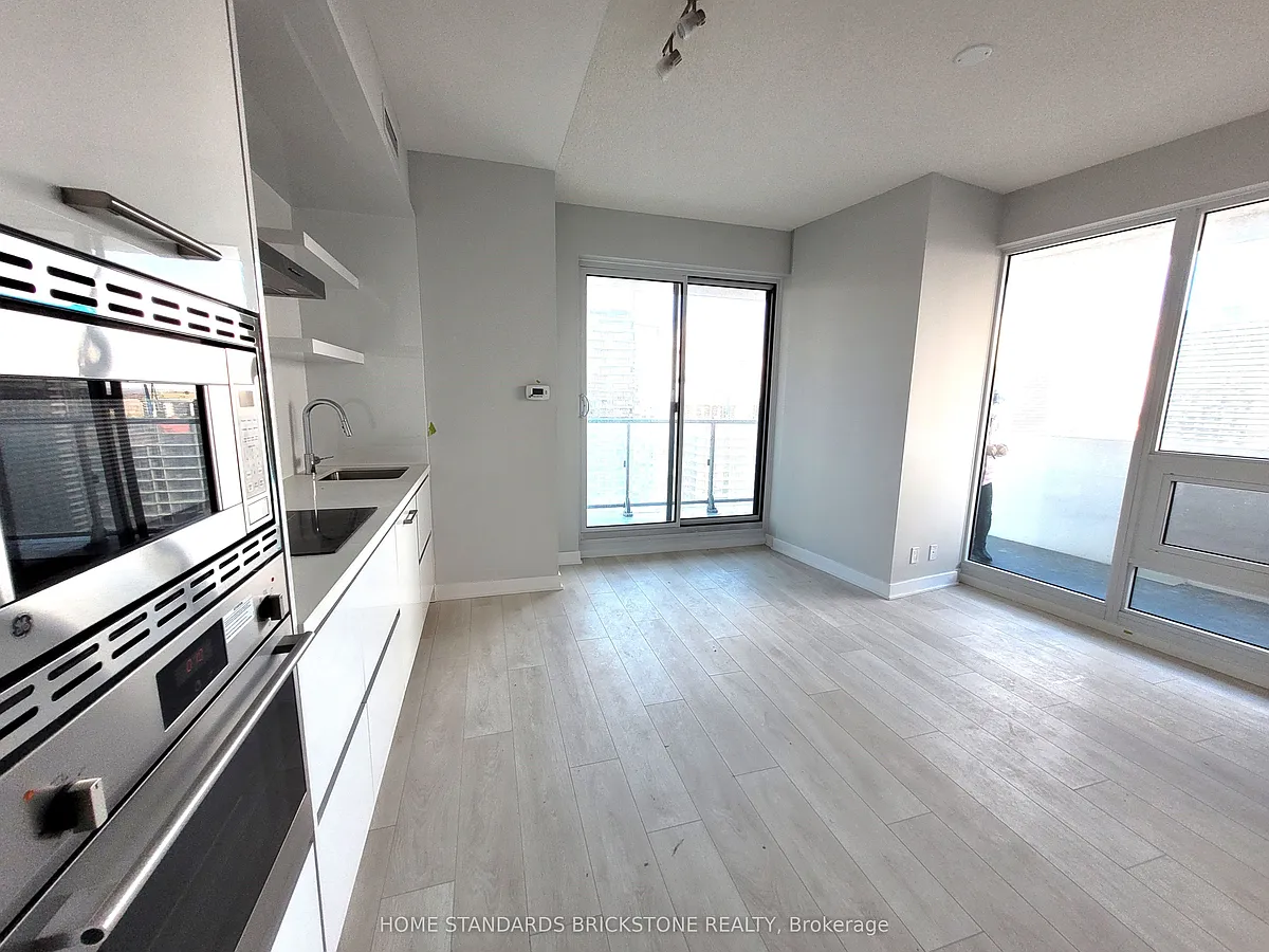 Building Photo - 2221 Yonge St #2602