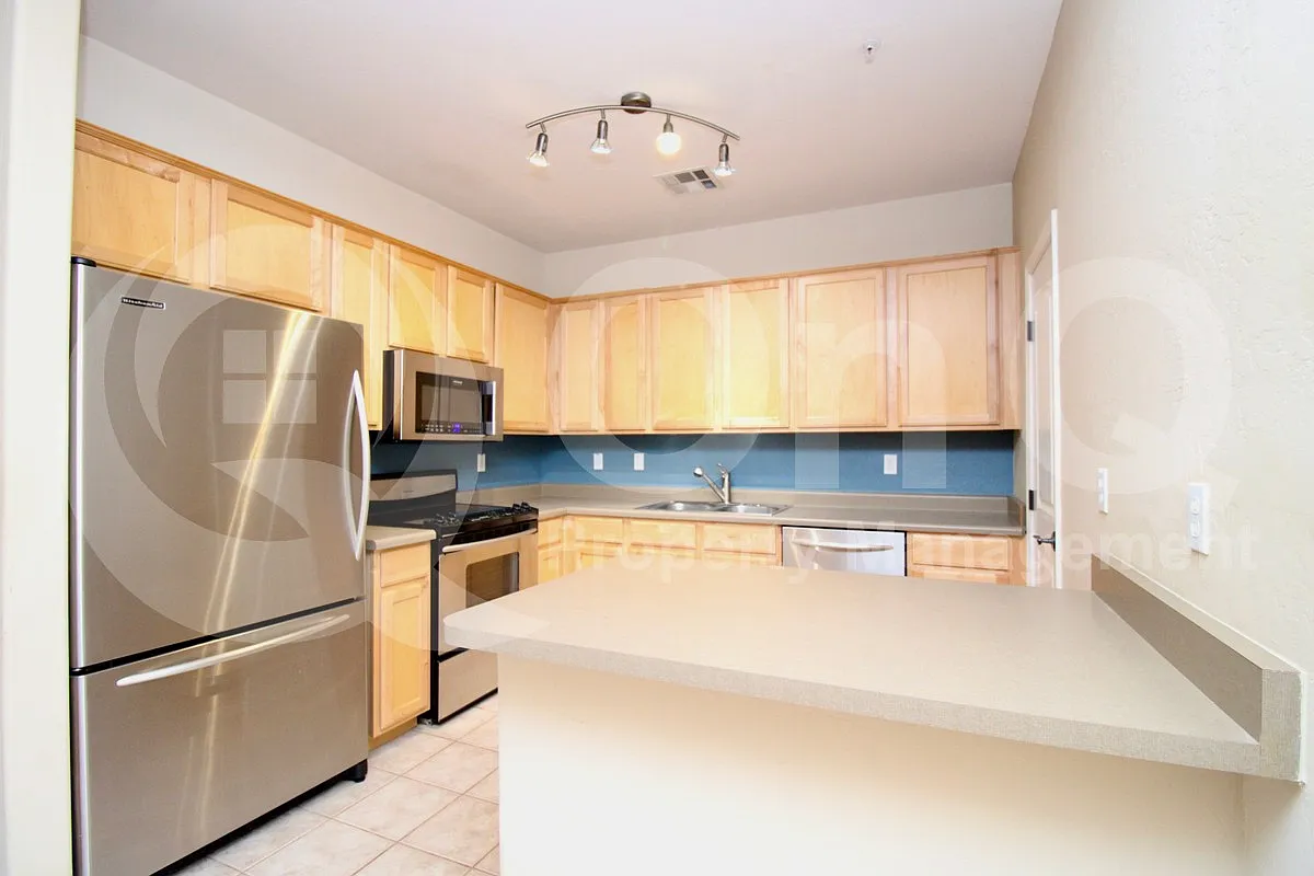 2 bed, 2.5 bath, 1329 sqft, $1,799 — Photo 2