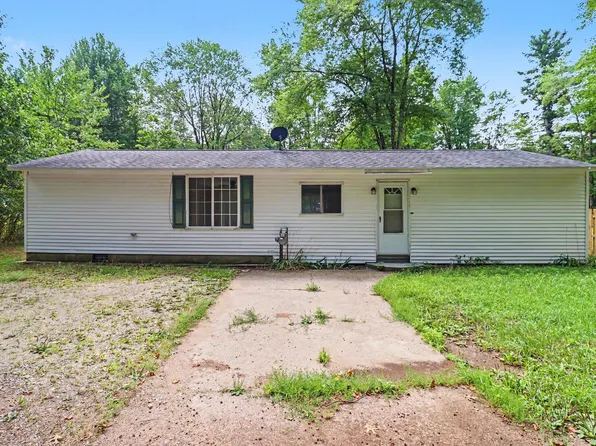 6860 Maple St, Newaygo, MI 49337