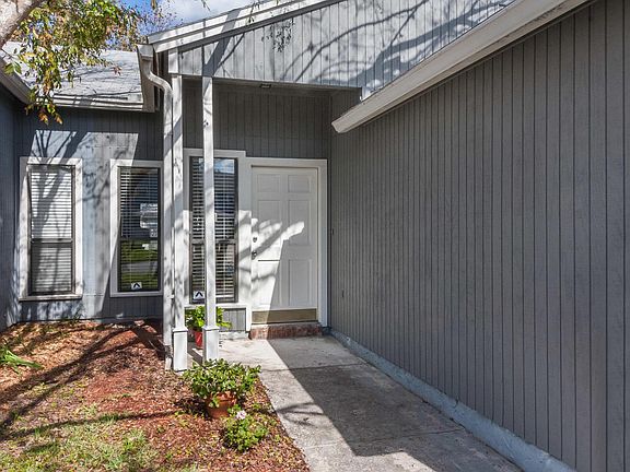 3rd image of 4025 Stillwood Dr