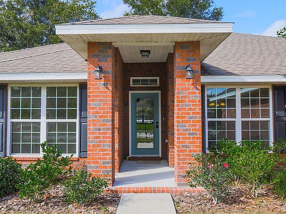2nd image of 704 Cinnamon Fern Ln