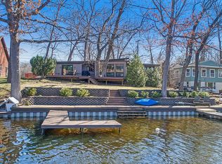 11829 Oakridge Ct, Pinckney, MI