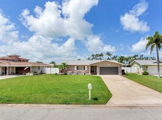 5470 Bayshore Dr, Seminole, FL 33772