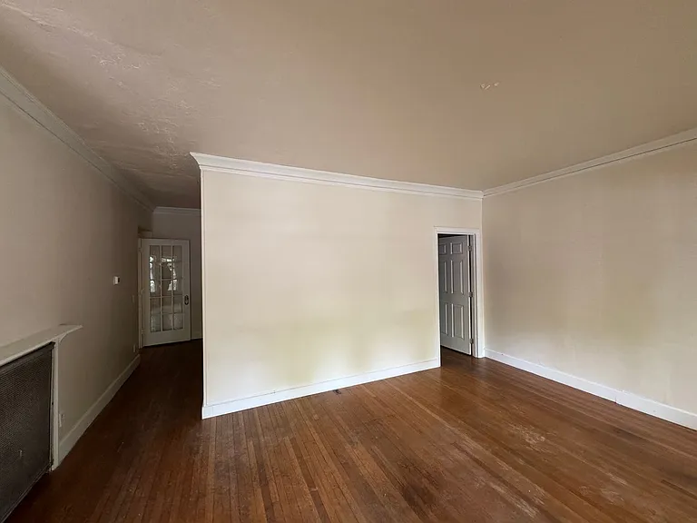 379 E 12th Ave — Photo 3