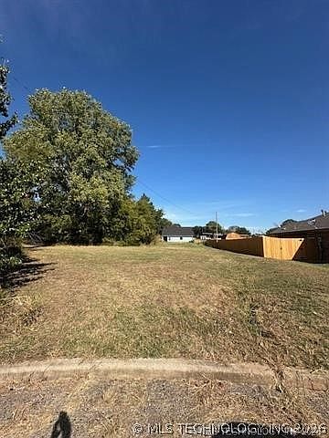 1st image of Lona Ave
