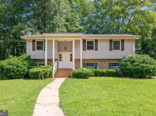 112 Kay Ln, Carrollton, GA 30117