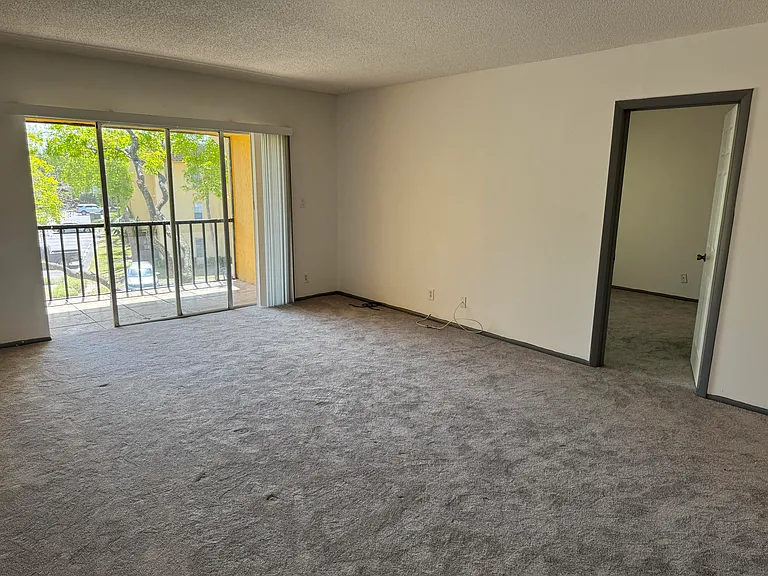 450 NW 20th St — Photo 7