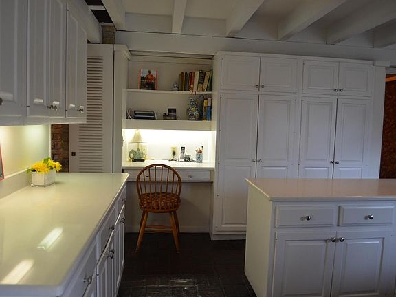 5th image of 1120 E Donges Ct