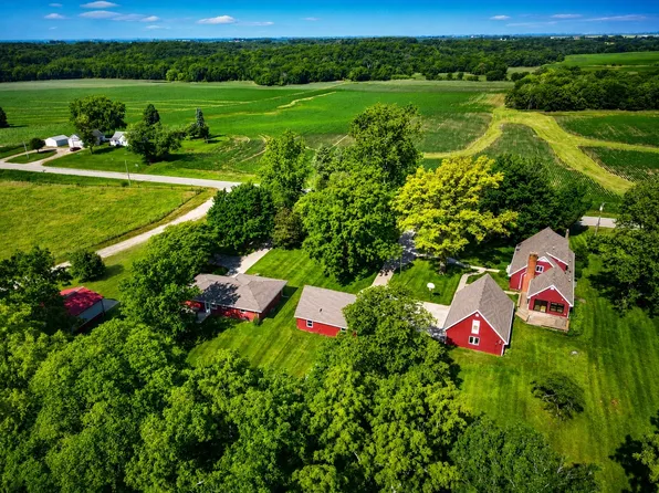 3630 & 3678 E 68th St S, Newton, IA 50208
