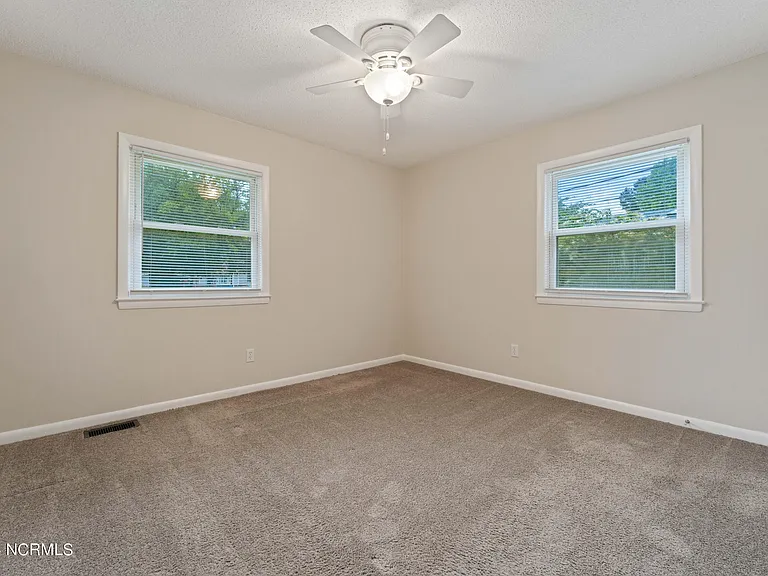 1205 Ormandy Ave — Photo 14