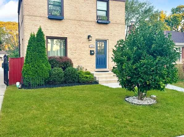 1322 Elliott St, Park Ridge, IL 60068