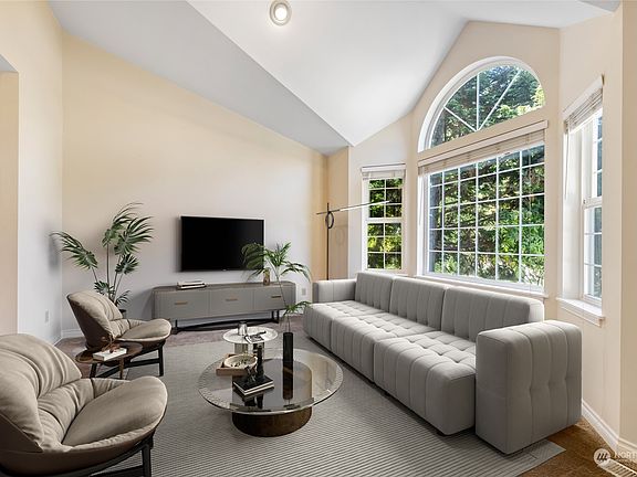 5th image of 11014 193rd Avenue E
