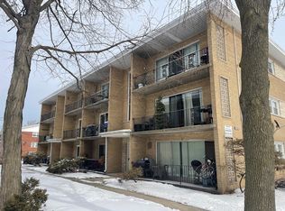 7314 Oakwood Ave APT 11, Lyons, IL 60534