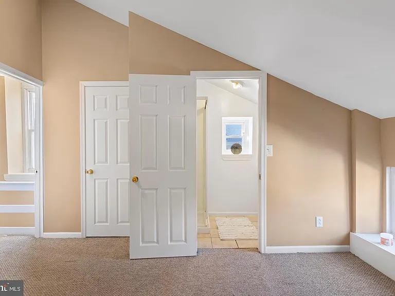 400 Green Ln #2 — Photo 13