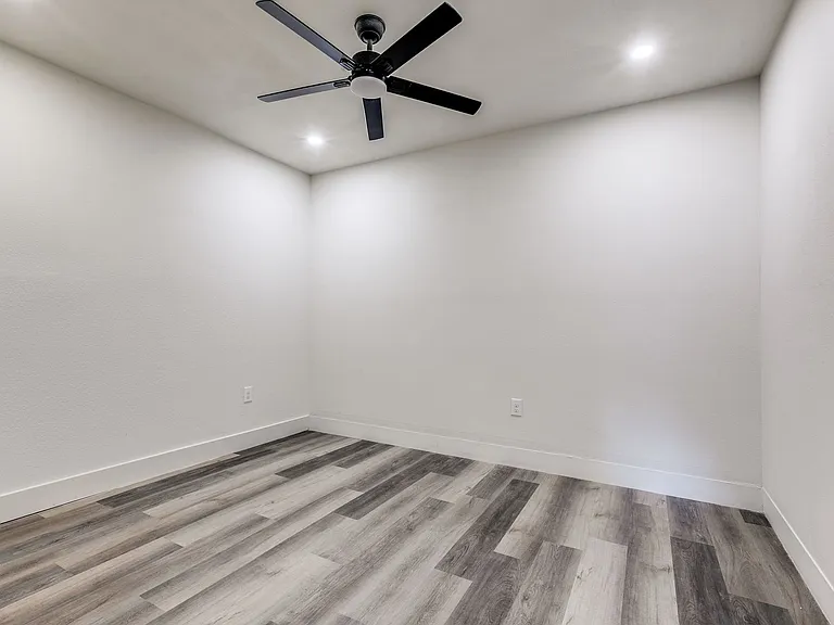 108 Beatrice Ave #101 — Photo 11