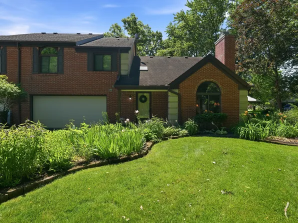 9248 Golden Woods Dr, Indianapolis, IN 46268