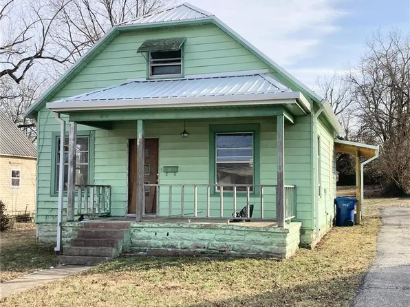 618 Hawthorn St, Houston, MO 65483