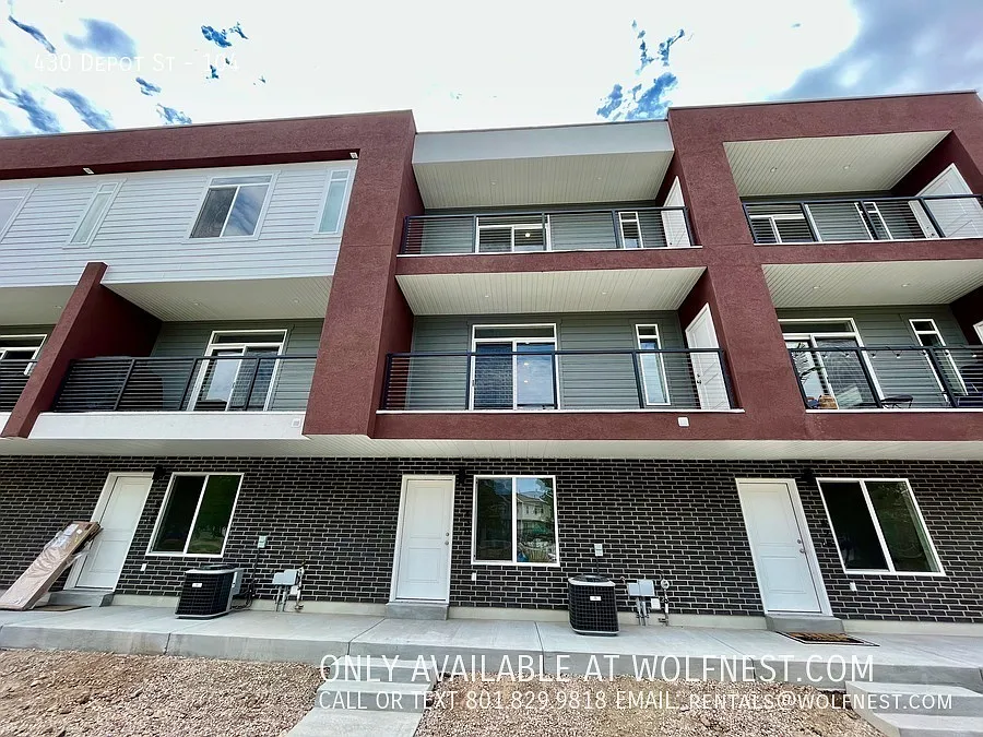 430 E Depot St #104