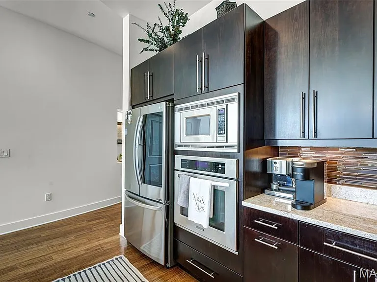 8025 Maryland Ave #2H — Photo 7