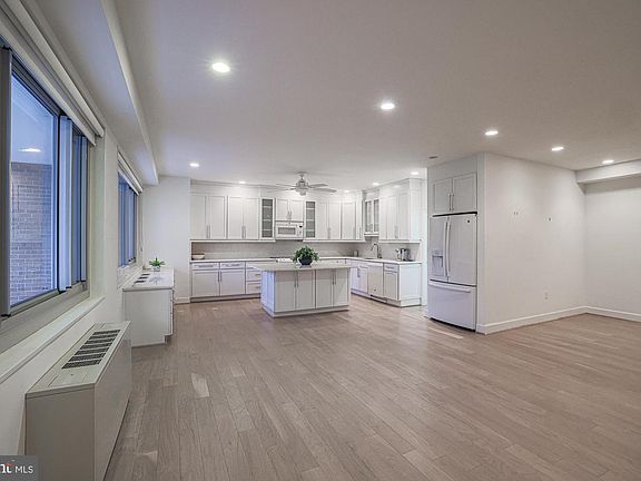 3rd image of 11 Slade Ave APT 410
