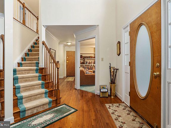 4th image of 7113 Hillwood Ct