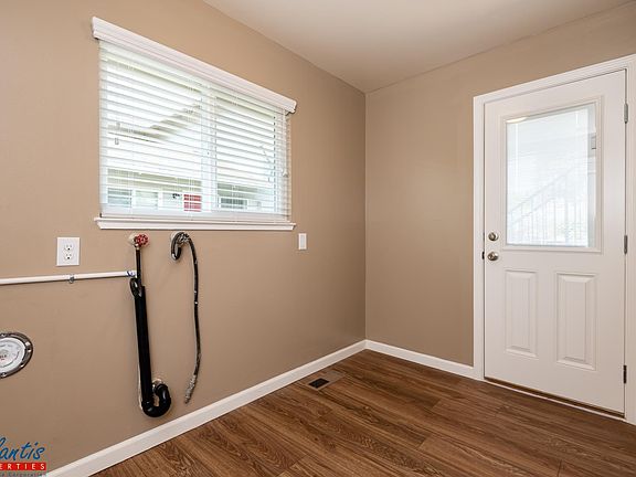 5th image of 3215 Myles Ct #1