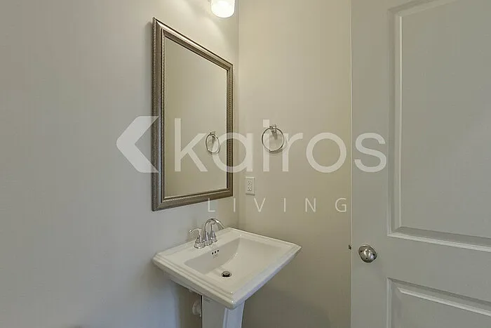2083 Banyan Cir — Photo 12