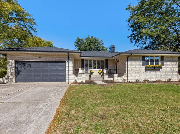 143 Johnson Dr, Valparaiso, IN 46383