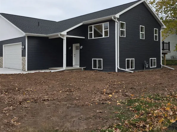 982 Byrd Ave, Neenah, WI 54956