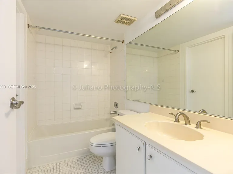 7601 E Treasure Dr #1509 — Photo 10
