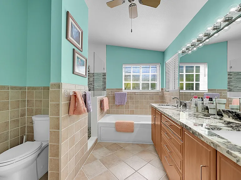 2922 Port Royale Ln S — Photo 30