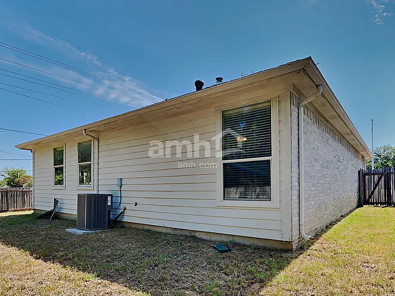 3904 Parkhaven Dr — Photo 18