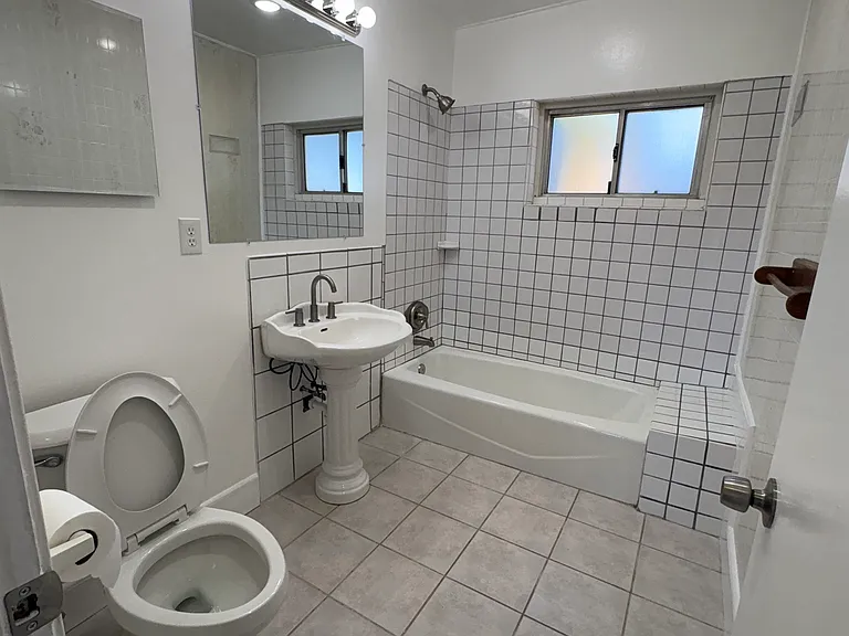 819 W Vista Way — Photo 8