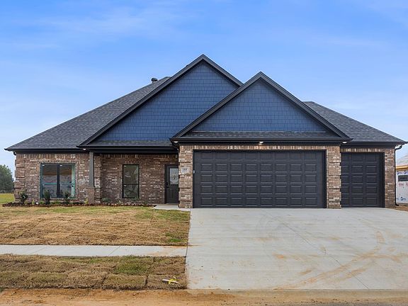 3rd image of 105 Glade Dr