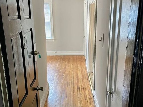 3rd image of 265 Lyndhurst Pl APT 305
