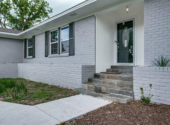 3rd image of 2528 Rockwood Ln