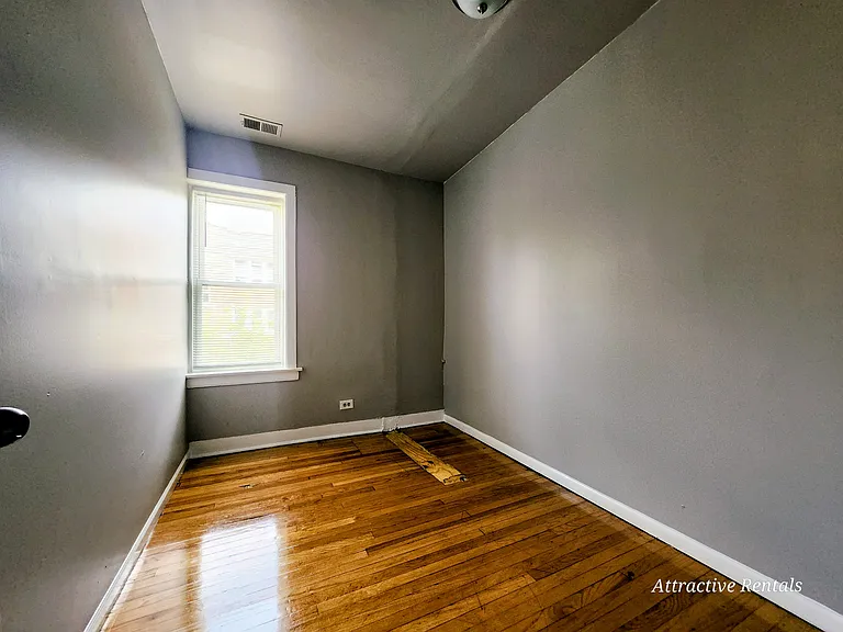 1615-17 W 78th St #2 — Photo 7