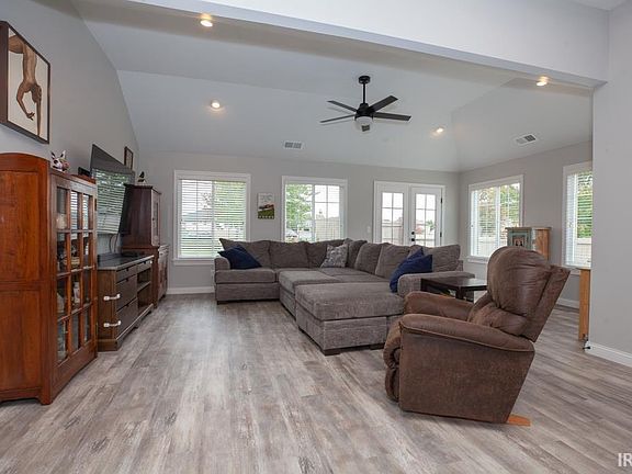 4th image of 19031 Worchester Way