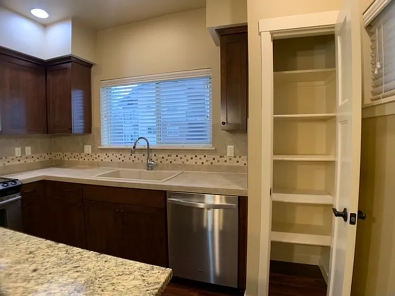 13905 SW Meridian St #310 — Photo 13