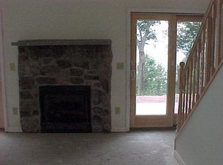 46 Hilltop Rd, Greentown, PA 18426