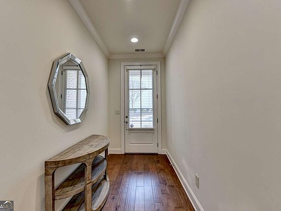 3rd image of 5260 Cresslyn Rdg