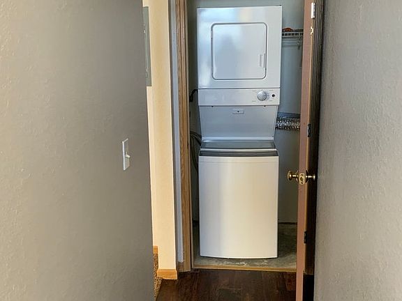 4th image of 323-325 Washington St #323