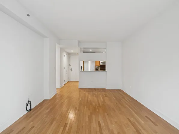 120 Riverside Boulevard image 6 of 24